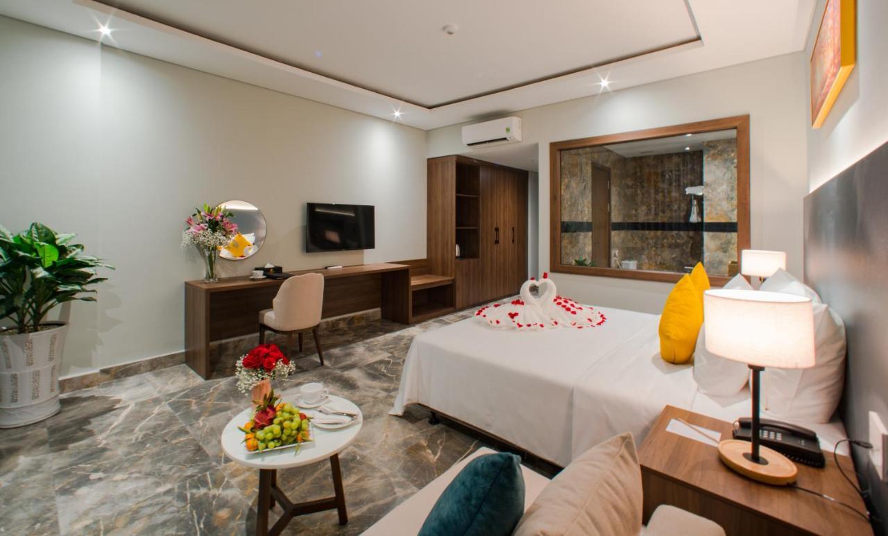 Phu Thang Grand Hotel Duc Hoa Exterior foto