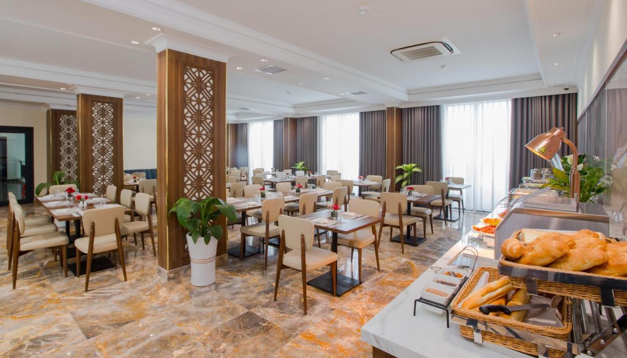Phu Thang Grand Hotel Duc Hoa Exterior foto